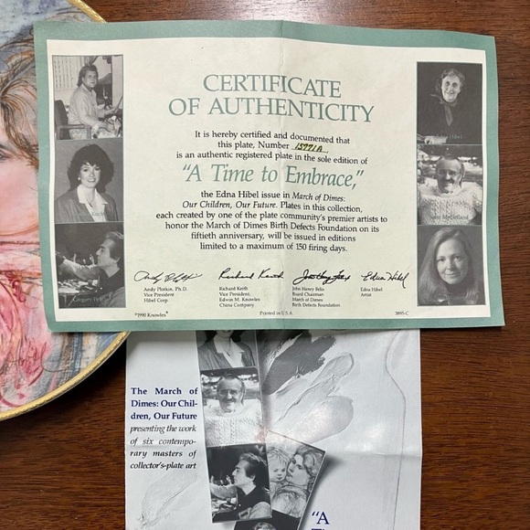 Collectible The Edna Hibel Decorative Plate “A Time to Embrace” 1990 - Picture 9 of 9
